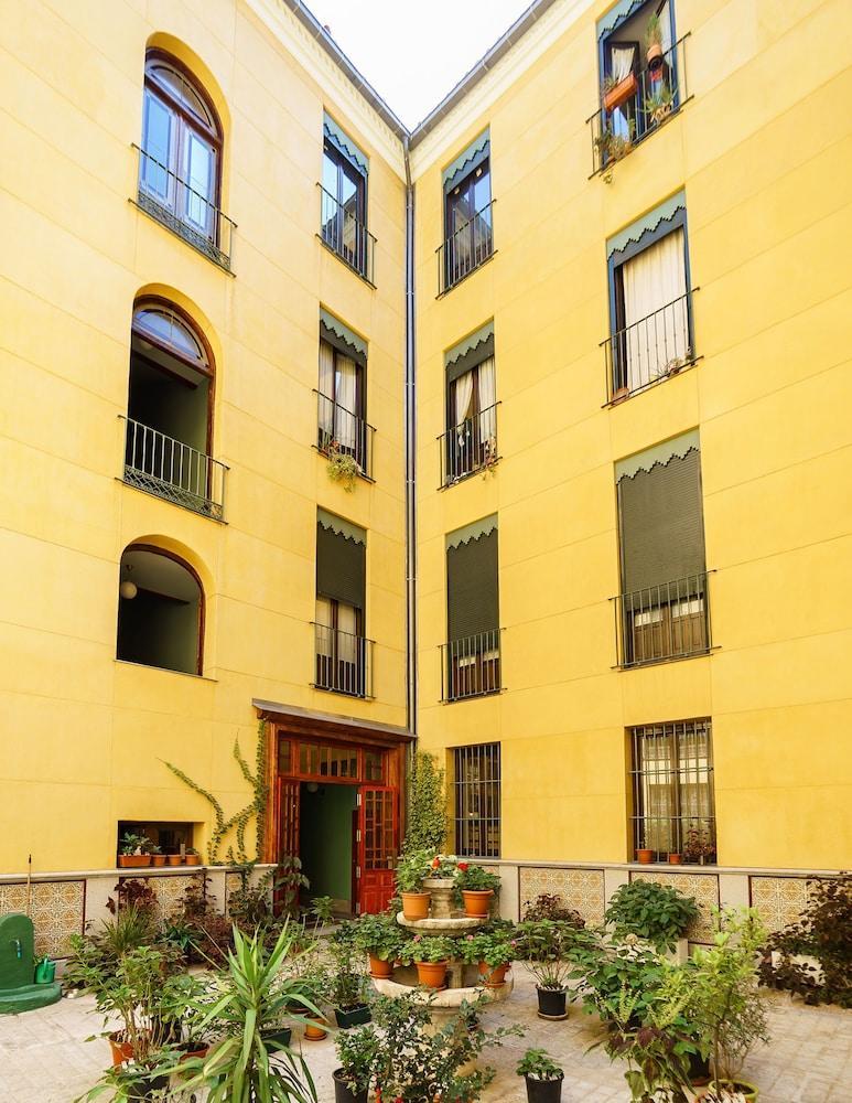 Charming Fuencarral II Appartement Madrid Buitenkant foto